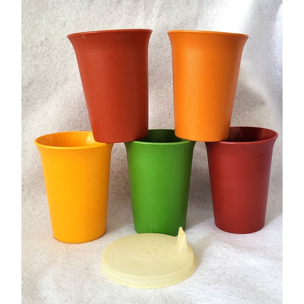 Tupperware Bell Sippy Cup Lot of 5 with 1 Lid Vintage‎ 109 Kids